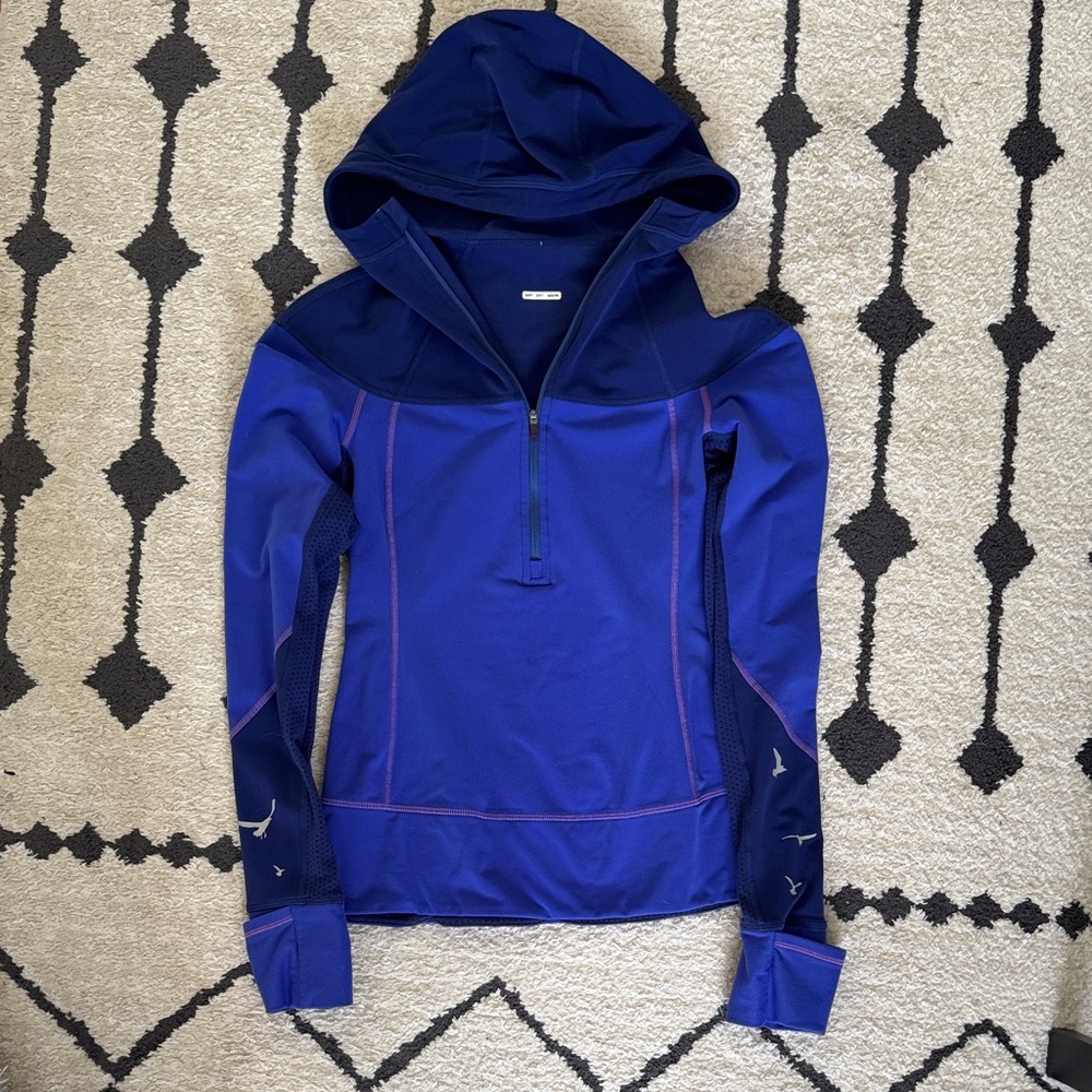 Lululemon- MINT! Rare birds in flight 1/4 zip pullover